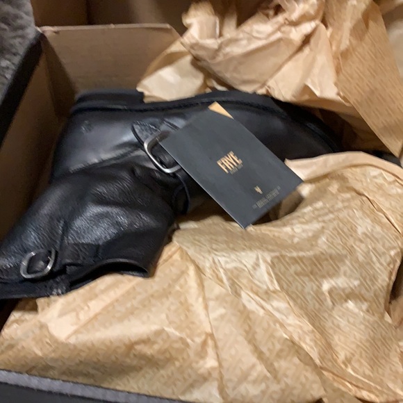 NEW- FRYE Leather Motto Boots ♥️❤️ - Picture 8 of 9